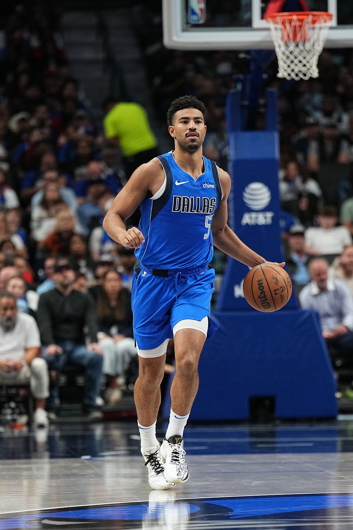 乐动体育-独行侠队年轻核心崛起，未来可期(独行侠队阵容名单)